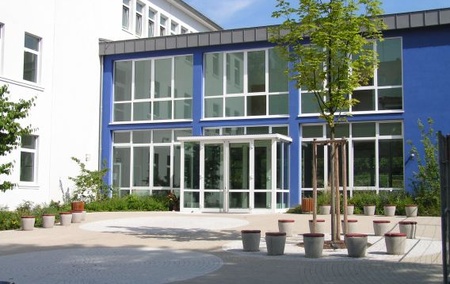 Vinzentinum - Eingang zur Schule Vinzentinum - Eingang zur Schule